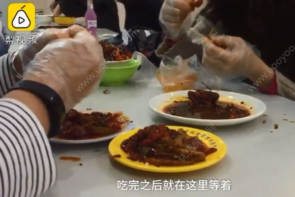 高校食堂推出麻辣小龍蝦夜宵，還有烤生蠔、烤扇貝、缽缽雞(4)