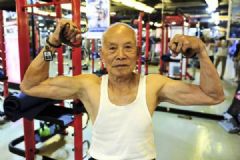 96歲老人健身26年成網(wǎng)紅，老人適合做哪些健身運動？[多圖]