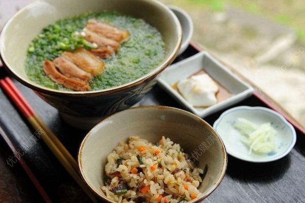 大學食堂搞笑標語:阿姨打飯手抖的毛病治好了(4)