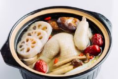 秋季吃什么食物預(yù)防感冒？秋季預(yù)防感冒的食療方有哪些？[圖]