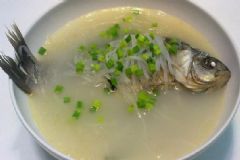 鯽魚(yú)怎么做湯好喝？鯽魚(yú)湯做法有哪些？[圖]