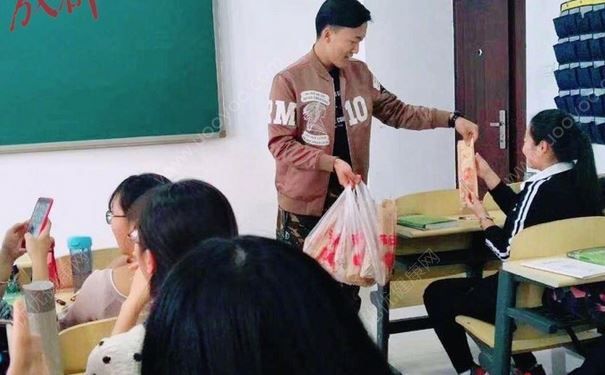 男班長為全班女生買冰糖葫蘆，冰糖葫蘆有什么營養(yǎng)價值？(1)