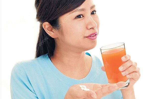 用飲料吃藥可以嗎？用飲料送服藥物當(dāng)心會(huì)失效？(3)