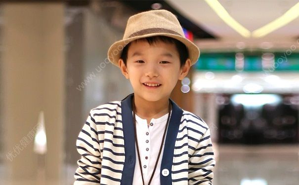 8歲男孩的標(biāo)準(zhǔn)身高體重是多少？8歲男孩正常身高體重是多少？(3)