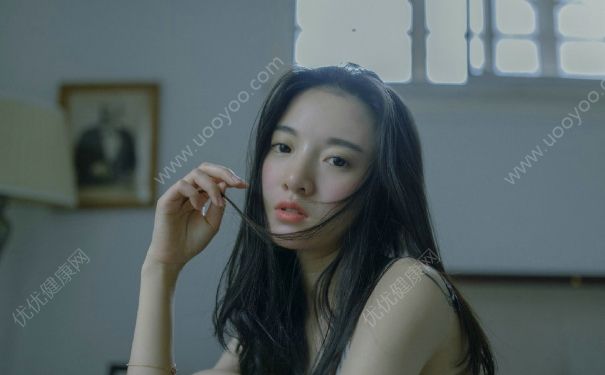 胸小自卑怎么辦？女生胸小很自卑怎么辦？(4)