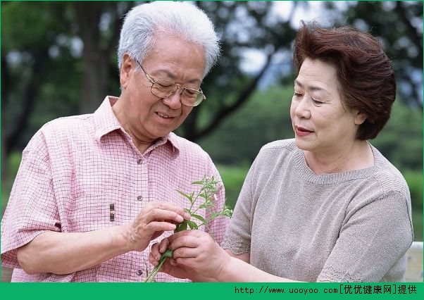 老人春天上火吃什么蔬菜好？老人春天上火了怎么辦？(1)