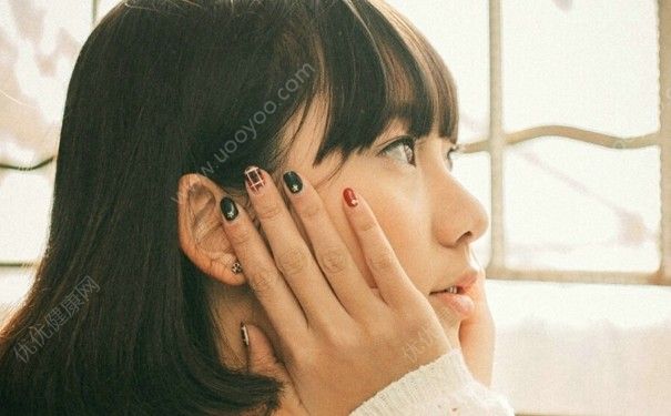 18歲女孩適合染什么顏色的頭發(fā)？18歲女生適合染發(fā)嗎？(1)