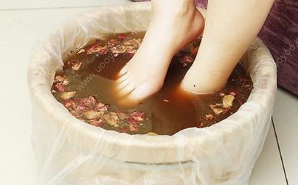 花椒泡腳能祛體內(nèi)濕氣嗎？花椒泡腳有什么好處？(1)