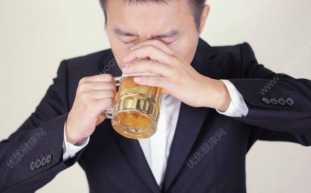 酒精肝的癥狀有哪些？酒精肝要怎么治療？(1)