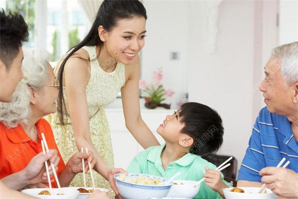 舍不得孩子上幼兒園怎么辦？孩子上幼兒園舍不得(4)