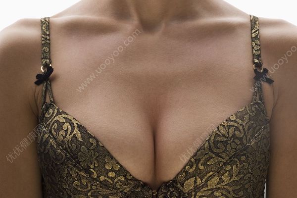 擠乳溝的危害有哪些？哪些行為影響乳房發(fā)育？(3)