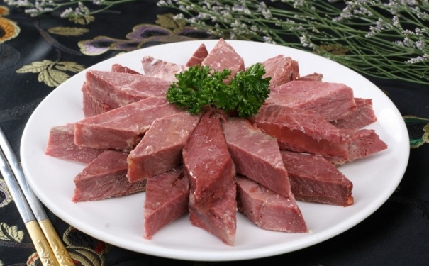 讓牛肉變嫩的妙招有哪些？如何烹飪牛肉肉質(zhì)鮮嫩可口？(1)