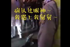 確認過眼神！醉漢騎車摔倒躺馬路上，急救醫(yī)生一看竟是舅舅！[多圖]