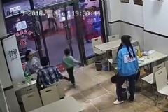 孕婦故意伸腳絆倒4歲男童，孩子患先天性心臟已住院[多圖]