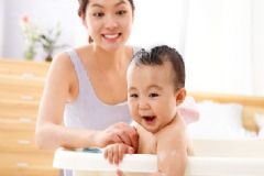 不同年齡寶寶怎樣調(diào)理便秘問題？寶寶為什么喜歡歪著頭？[圖]