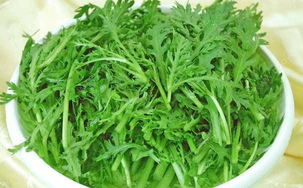 吃茼蒿有什么好處？茼蒿怎么吃好？(1)