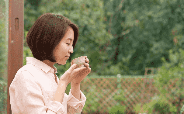 女人哪些時(shí)候不宜大量飲茶？女人什么時(shí)候不可以喝濃茶？(1)