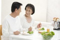 老人食欲不振要怎么辦？老人食欲不振應(yīng)如何護(hù)理？[圖]