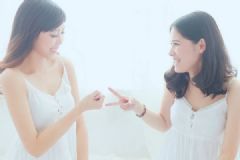 我是女生喜歡女生正常嗎？女生喜歡女生怎么辦？[多圖]