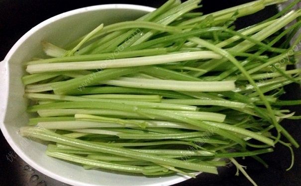 芹菜對(duì)身體有什么好處？吃芹菜對(duì)健康有何好處？(2)