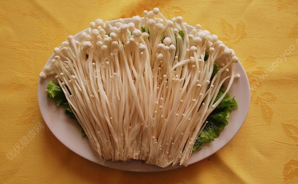 金針菇和芋頭能一起吃嗎？芋頭和金針菇能一起煮火鍋嗎？(3)