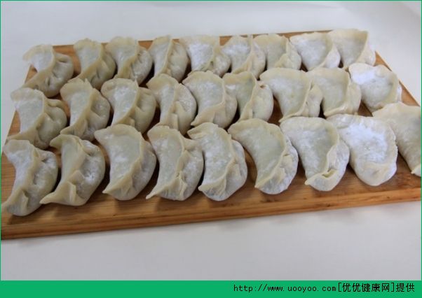 餃子放冰箱怎么樣不會(huì)粘在一起？餃子放冰箱粘到一起了怎么辦？(3)