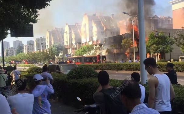 杭州某地發(fā)生爆炸已致2人死亡55人受傷，被炸傷怎么辦？(1)