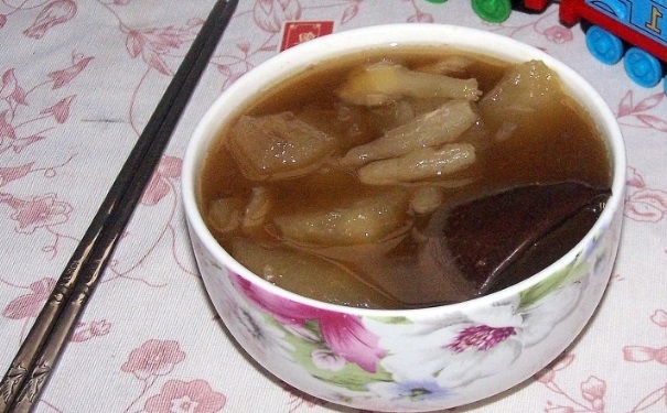 止咳潤肺要補(bǔ)充什么營養(yǎng)？緩解咳嗽的潤肺食物有哪些？(1)