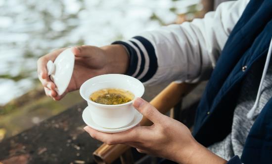 女性喝茶好處多但要喝對才養(yǎng)生 女人喝茶時(shí)要注意什么