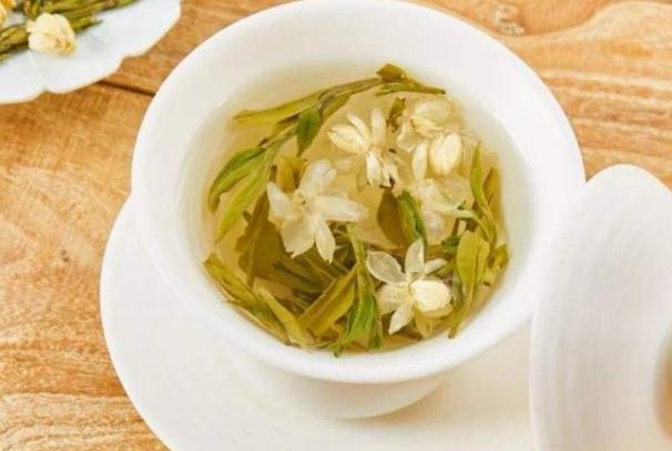 茉莉花茶的作用有哪些？茉莉花茶上火嗎？